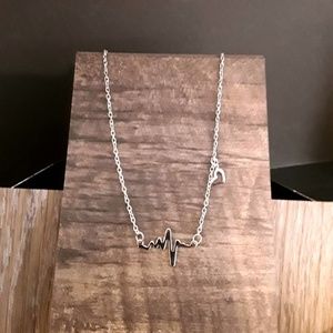 D17 NEW Silvertone Life Beat Graph Necklace